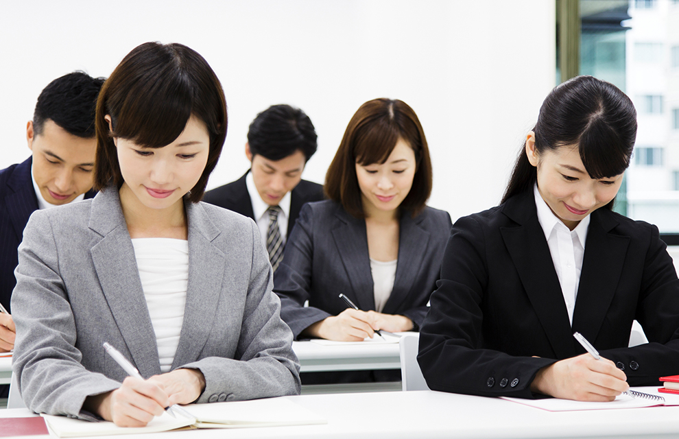 AI音声認識と文字起こし業者の違いとは